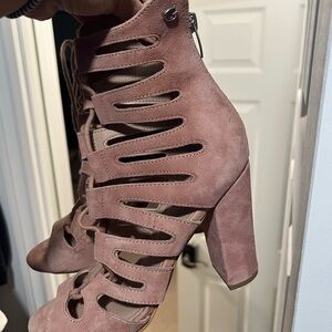 Guess booties size 8